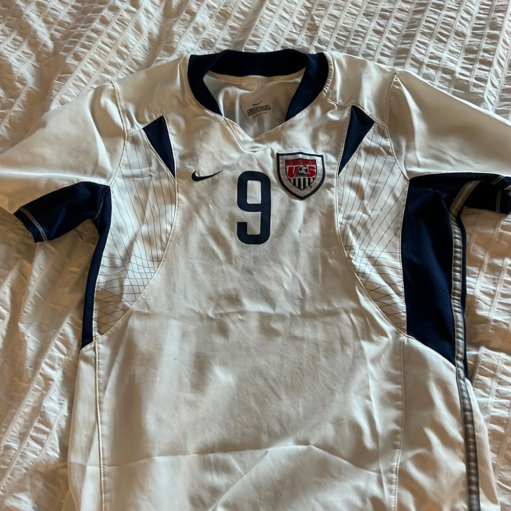 Nike women’s soccer jersey Mia Hamm